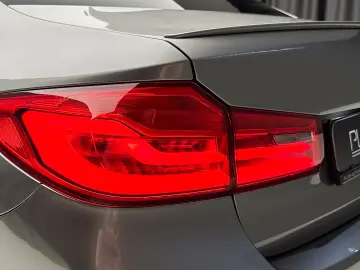 BMW M5 4 4 600 CP