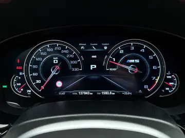 BMW M5 4 4 600 CP