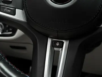 BMW M5 4 4 600 CP
