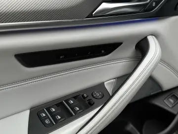 BMW M5 4 4 600 CP