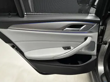 BMW M5 4 4 600 CP