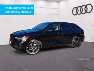 AUDI Q8 55 TFSI quattro tiptr. S line PANO AHK MATRIX
