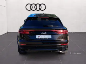 AUDI Q8 55 TFSI quattro tiptr. S line PANO AHK MATRIX