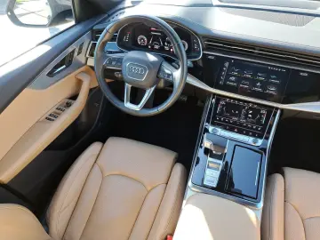 AUDI Q8 55 TFSI quattro tiptr. S line PANO AHK MATRIX
