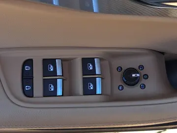 AUDI Q8 55 TFSI quattro tiptr. S line PANO AHK MATRIX