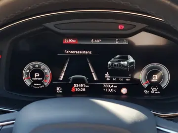 AUDI Q8 55 TFSI quattro tiptr. S line PANO AHK MATRIX