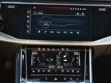 AUDI Q8 55 TFSI quattro tiptr. S line PANO AHK MATRIX