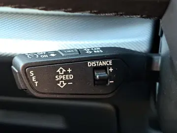 AUDI Q8 55 TFSI quattro tiptr. S line PANO AHK MATRIX