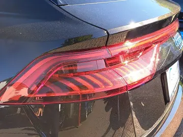 AUDI Q8 55 TFSI quattro tiptr. S line PANO AHK MATRIX