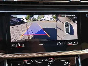 AUDI Q8 55 TFSI quattro tiptr. S line PANO AHK MATRIX
