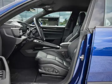 PORSCHE Macan Turbo matrix 22' RS Spyder Head-Up 18-way