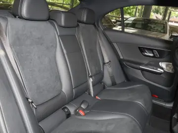 MERCEDES-BENZ C 300 d AMG-Sport Pano Burm DIGITAL 36…