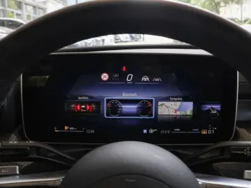 MERCEDES-BENZ C 300 d AMG-Sport Pano Burm DIGITAL 36…