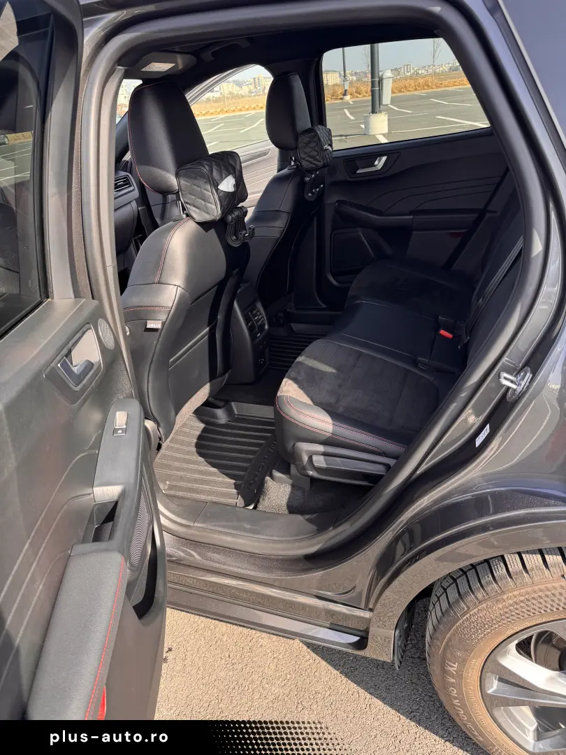 Ford Kuga ST Line X FHEV AWD