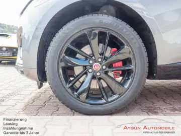 JAGUAR F-PACE D200 AWD R-Dynamic Black ACC Panorama
