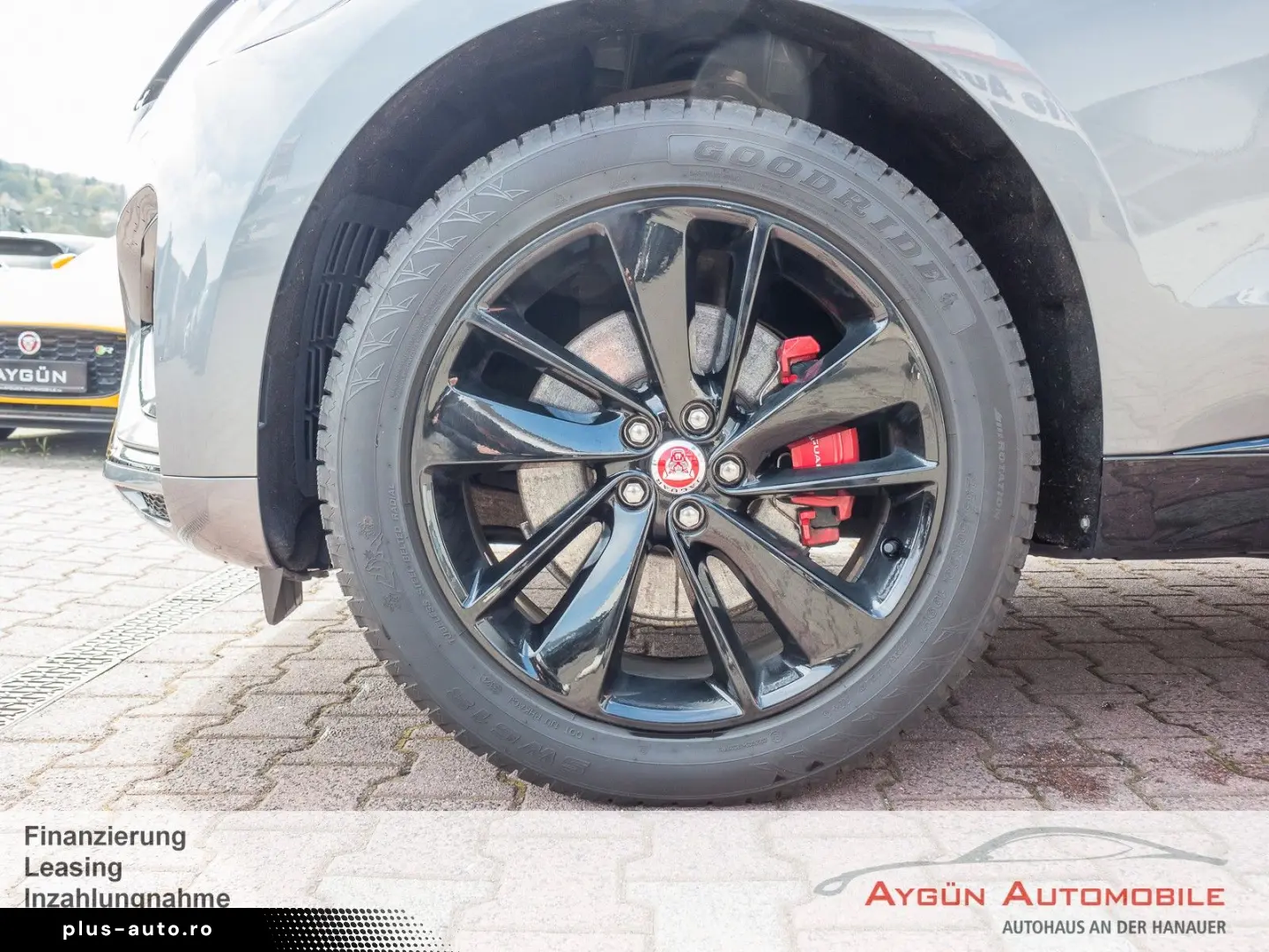 JAGUAR F-PACE D200 AWD R-Dynamic Black ACC Panorama