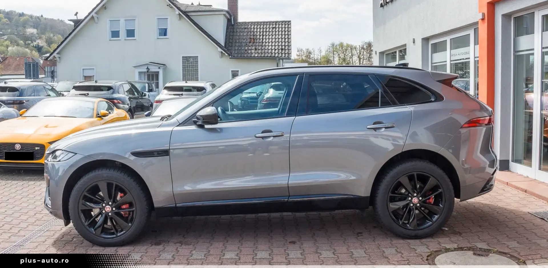 JAGUAR F-PACE D200 AWD R-Dynamic Black ACC Panorama