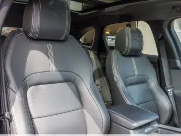 JAGUAR F-PACE D200 AWD R-Dynamic Black ACC Panorama