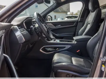 JAGUAR F-PACE D200 AWD R-Dynamic Black ACC Panorama