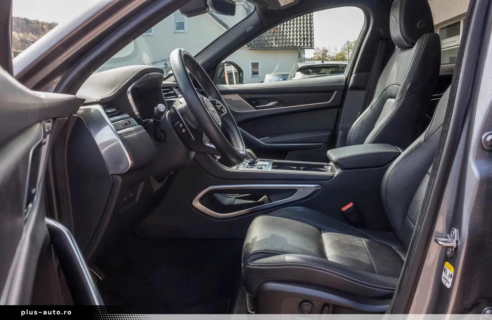JAGUAR F-PACE D200 AWD R-Dynamic Black ACC Panorama