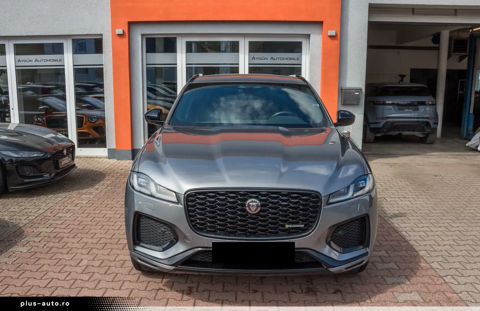JAGUAR F-PACE D200 AWD R-Dynamic Black ACC Panorama