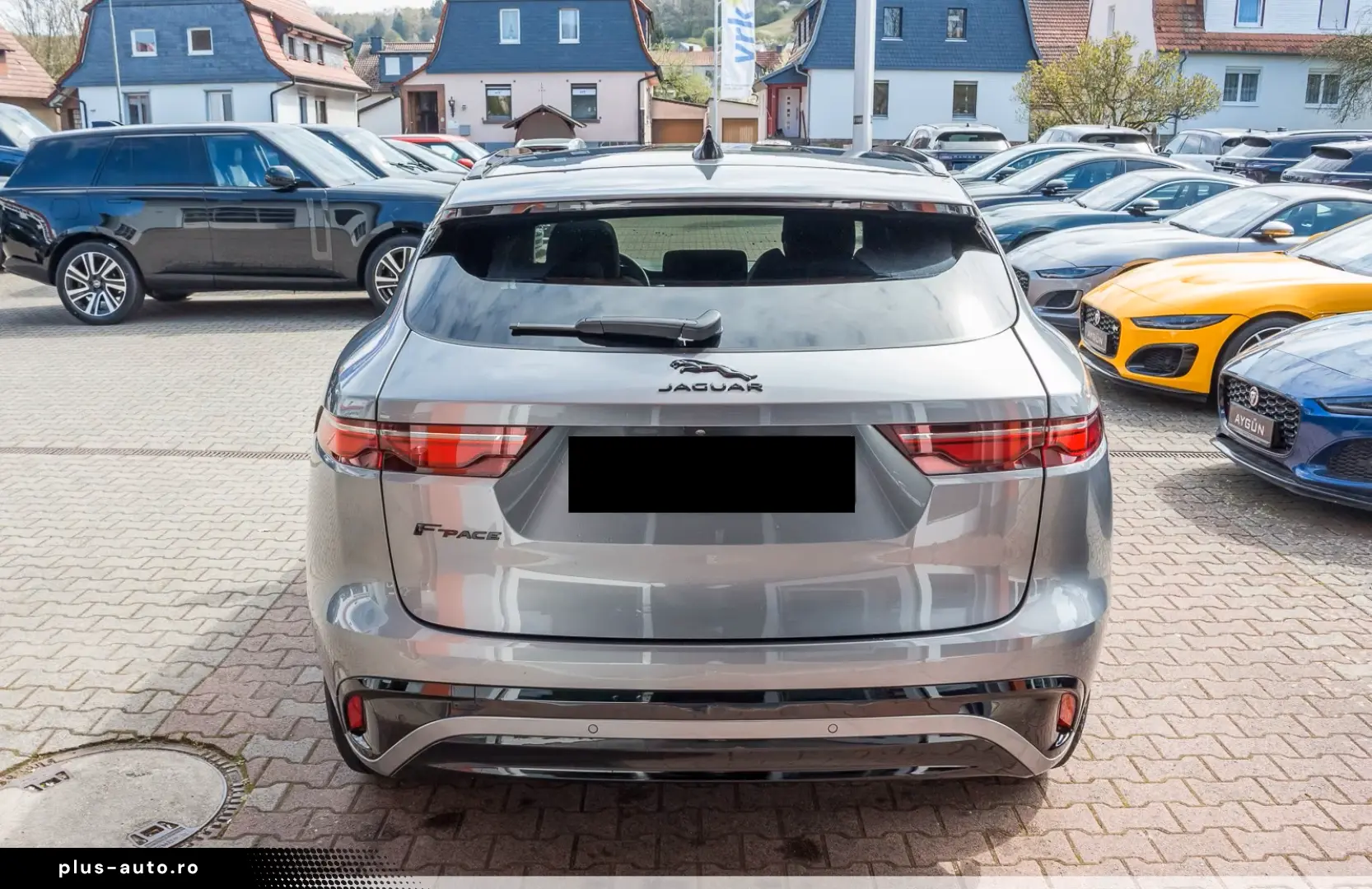 JAGUAR F-PACE D200 AWD R-Dynamic Black ACC Panorama