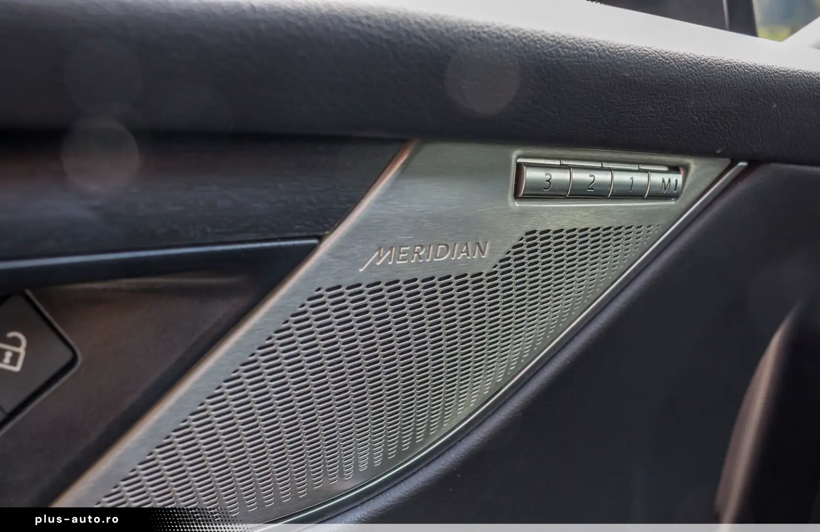 JAGUAR F-PACE D200 AWD R-Dynamic Black ACC Panorama