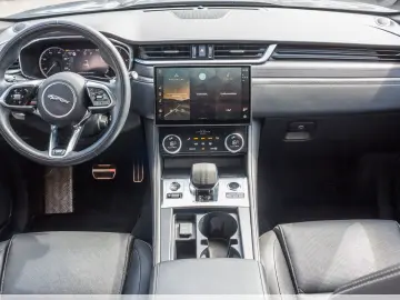JAGUAR F-PACE D200 AWD R-Dynamic Black ACC Panorama