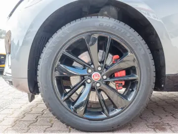 JAGUAR F-PACE D200 AWD R-Dynamic Black ACC Panorama