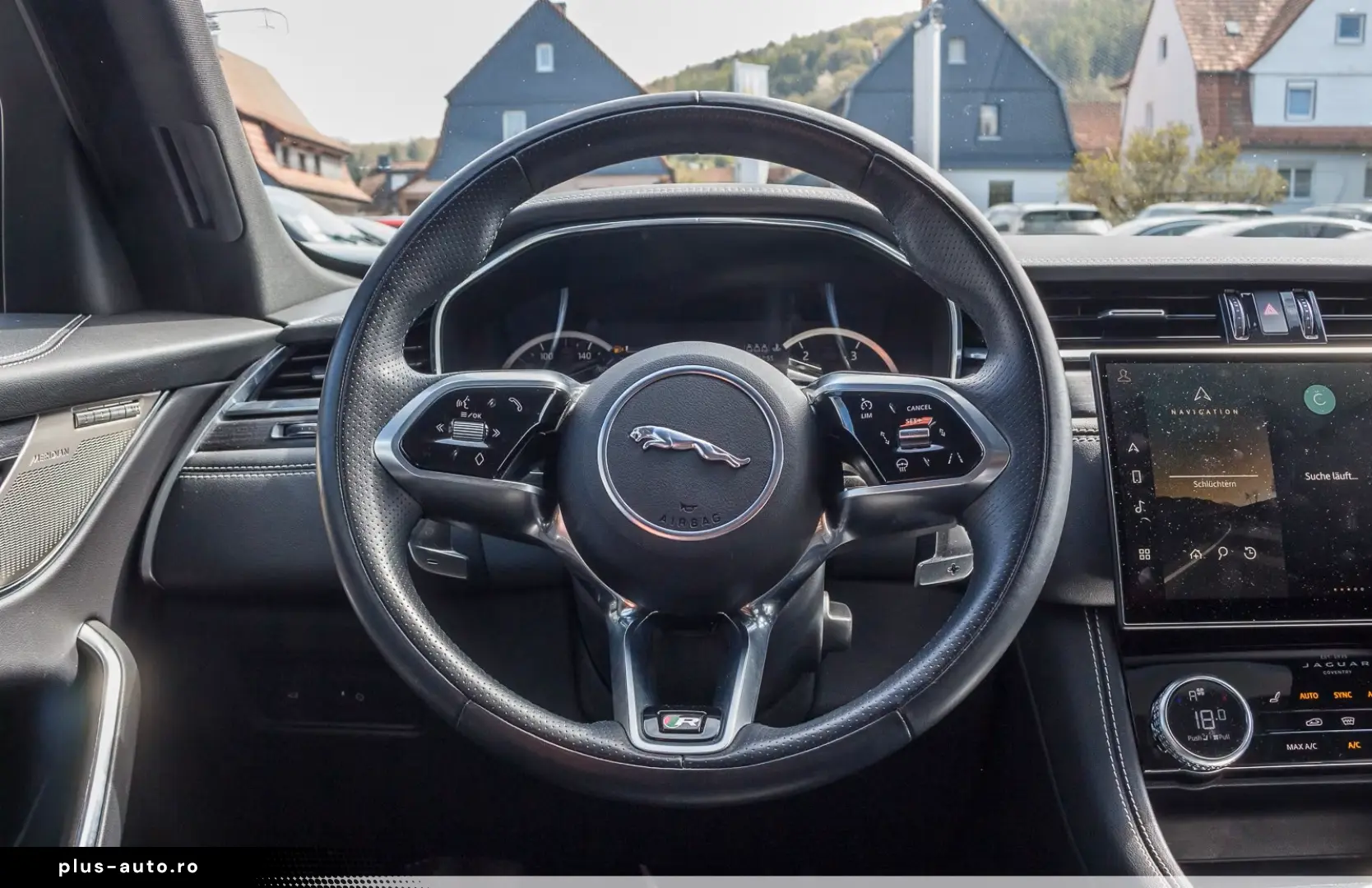 JAGUAR F-PACE D200 AWD R-Dynamic Black ACC Panorama