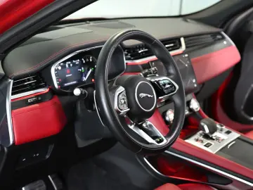 JAGUAR F-PACE R-Dynamic Black Pack AWD Pano Leder 22