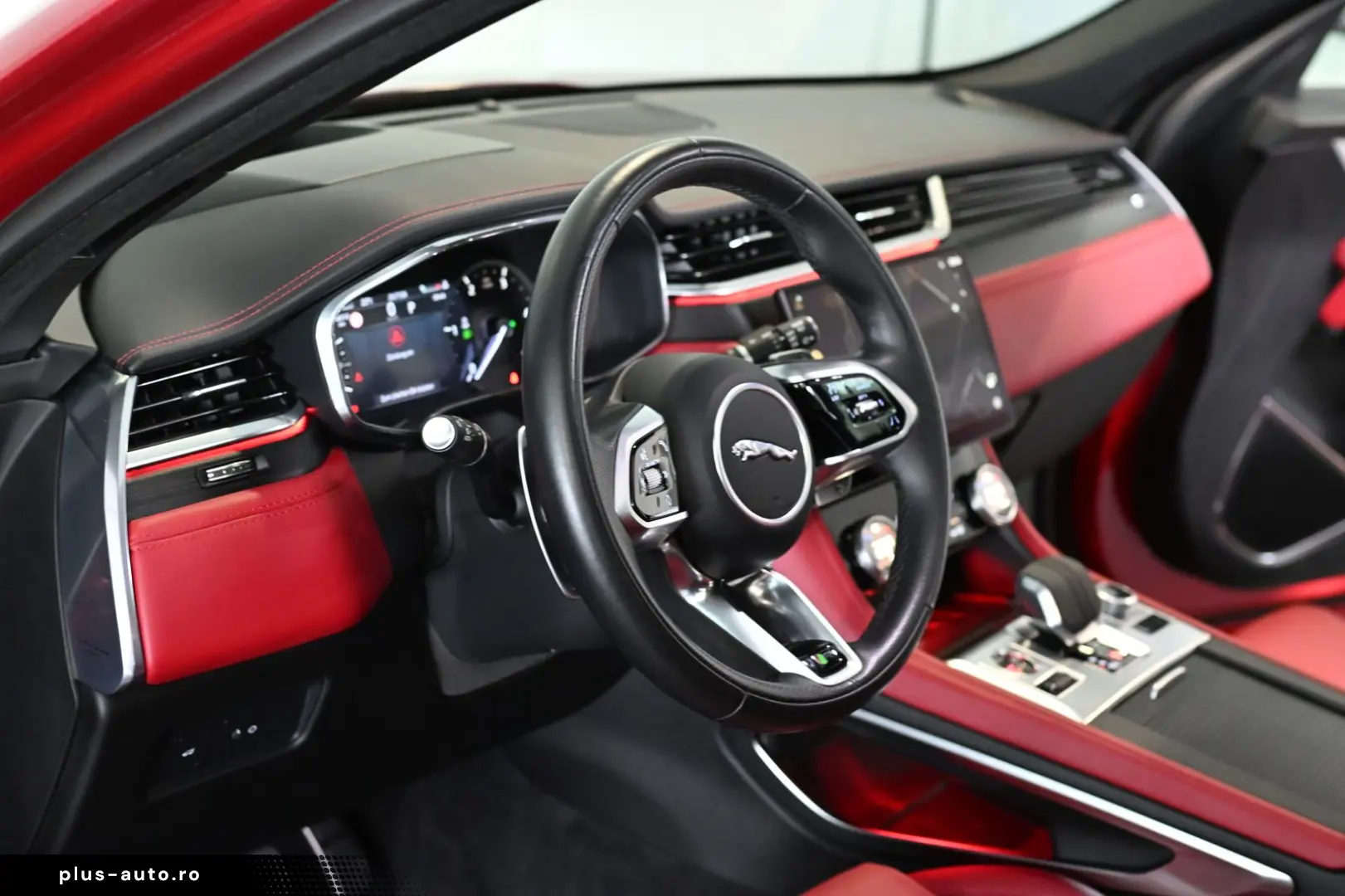 JAGUAR F-PACE R-Dynamic Black Pack AWD Pano Leder 22