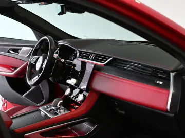 JAGUAR F-PACE R-Dynamic Black Pack AWD Pano Leder 22