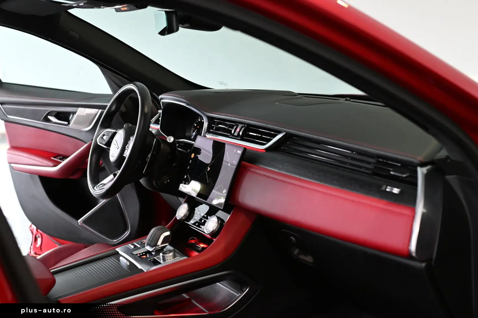 JAGUAR F-PACE R-Dynamic Black Pack AWD Pano Leder 22