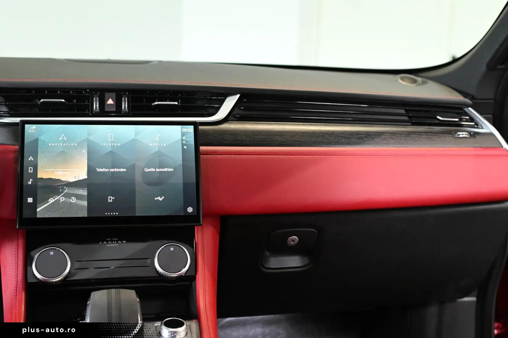 JAGUAR F-PACE R-Dynamic Black Pack AWD Pano Leder 22