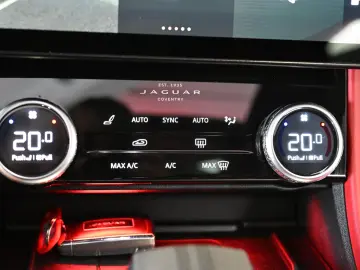 JAGUAR F-PACE R-Dynamic Black Pack AWD Pano Leder 22
