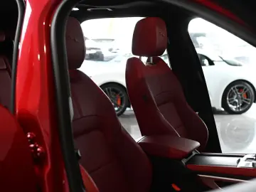 JAGUAR F-PACE R-Dynamic Black Pack AWD Pano Leder 22