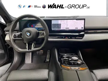 BMW 520d xDrive TOURING M SPORT AHK H&K HIFI PANO AL