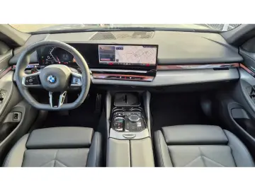 BMW 520d Touring xDrive M-Sport Pro 21 ZOLL AHK H K