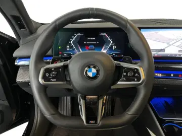 BMW 520d M Sport Carbon Drive Assist AHK HUD Pano Wide