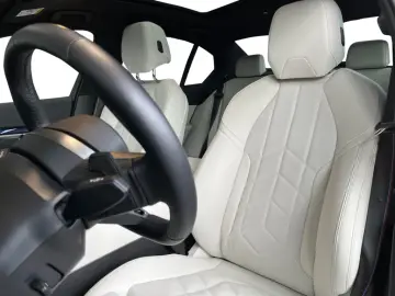 BMW 520d M Sport Carbon Drive Assist AHK HUD Pano Wide