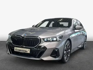BMW 520d xDrive Limousine M-Sport Pro AHK Pano ACC H