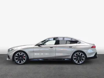 BMW 520d xDrive Limousine M-Sport Pro AHK Pano ACC H