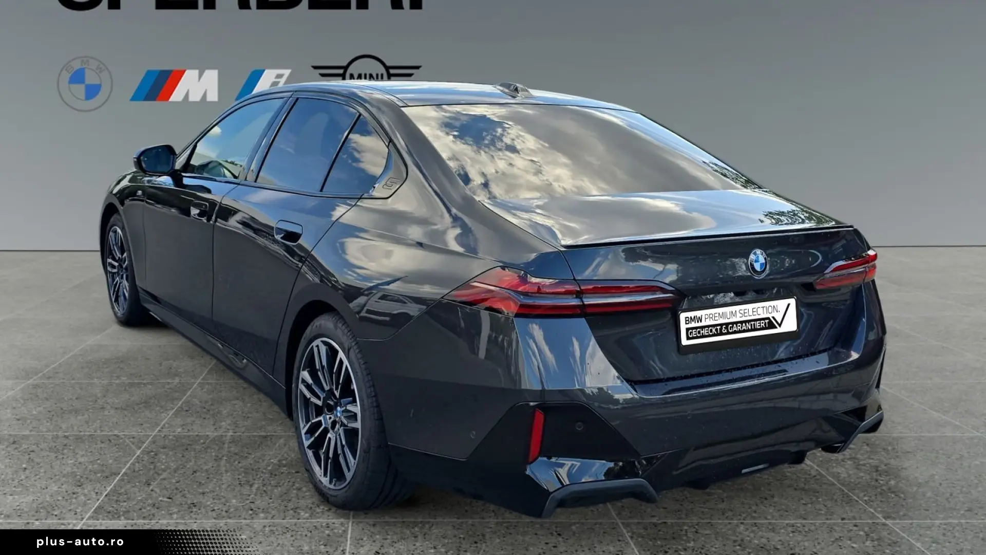 BMW 520d M Sport Pro 19 inch Seat ventilation Iconic GLow