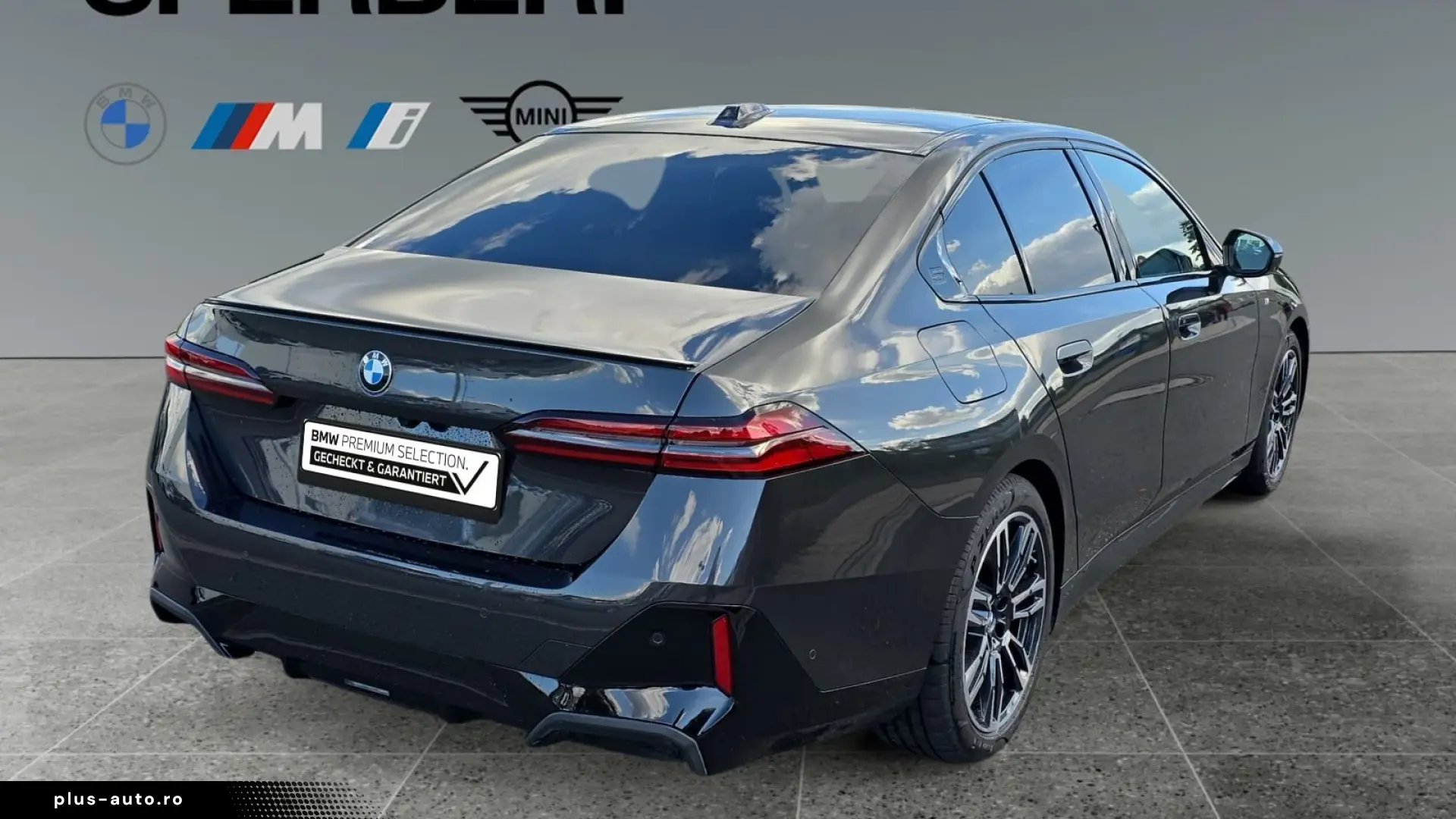 BMW 520d M Sport Pro 19 inch Seat ventilation Iconic GLow