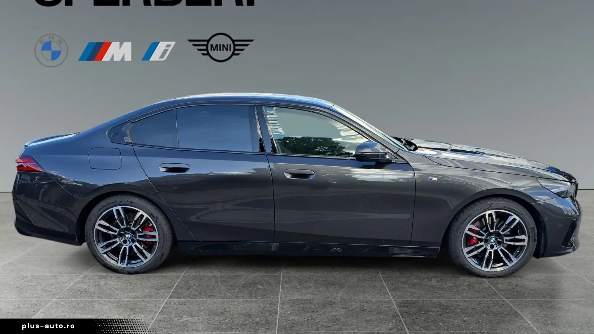 BMW 520d M Sport Pro 19 inch Seat ventilation Iconic GLow