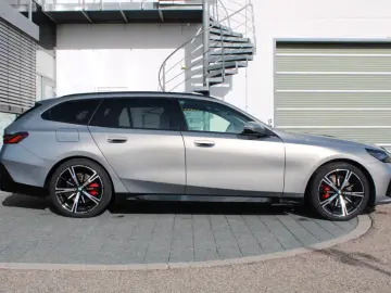 BMW 520d xDrive Tour M Sport pro HUD Iconic DA  AHK
