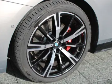 BMW 520d xDrive Tour M Sport pro HUD Iconic DA  AHK