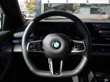BMW 520d xDrive Tour M Sport pro HUD Iconic DA  AHK