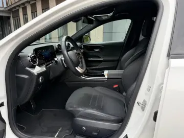 MERCEDES-BENZ C 220d 4Matic AMG-Line MBUX Kamera Dis…